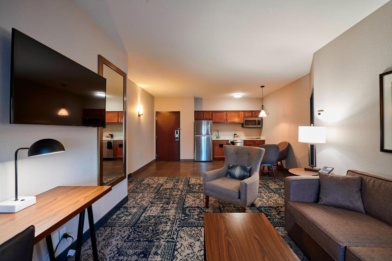 Four Points By Sheraton Cleveland-Eastlake Hotell Exteriör bild